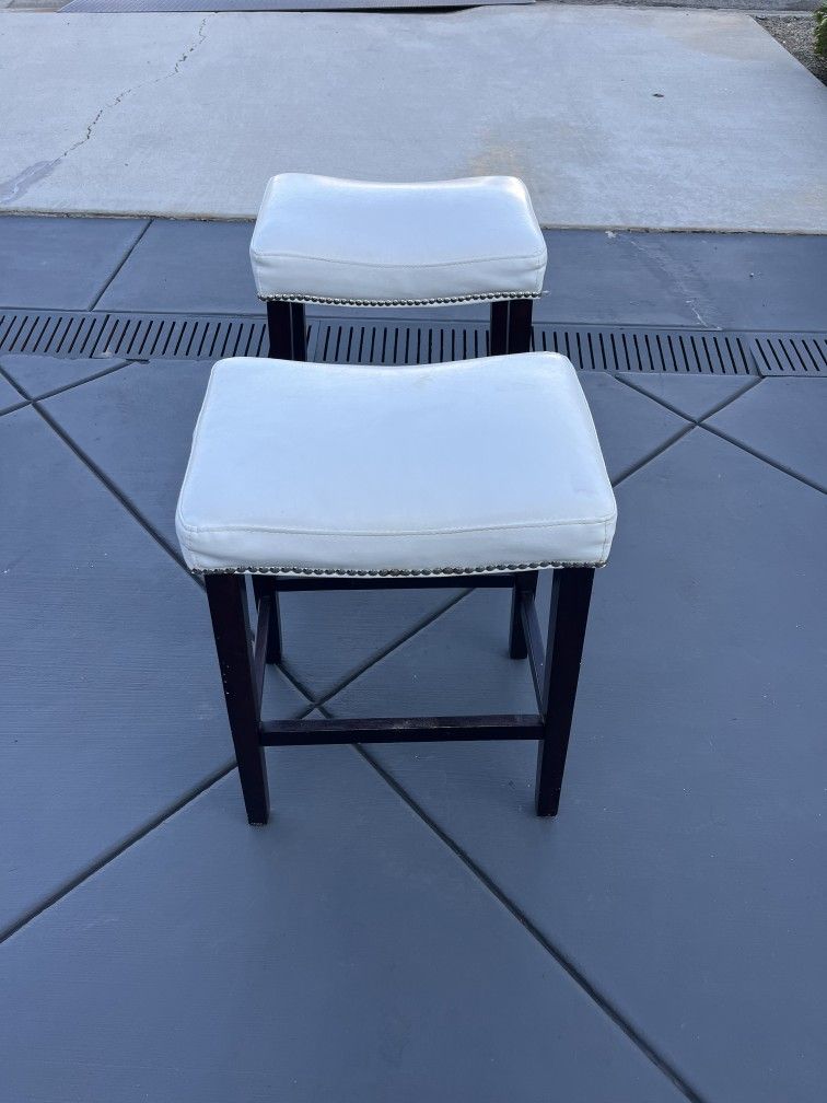 Set Of 2 Nailhead Bar stools
