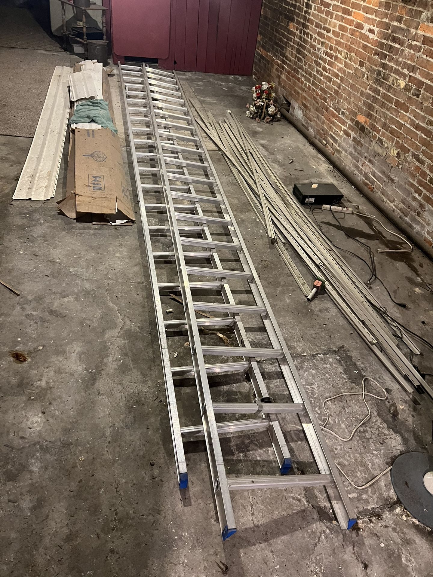 40’ Ext Ladder