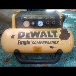 DeWalt D55155 Air Compressor Hot Dog Hand Carry Emglo Electric 4 Gal Single Tank

