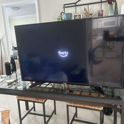 43” Toshiba Smart TV – Excelent condition