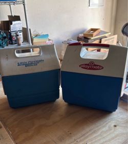 Vintage hard-shell igloo playmate cooler