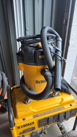 DeWalt vacuum