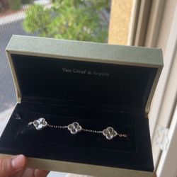 Van Cleef 5 Motif Bracelet Guilloche