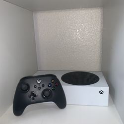 Xbox Series S + Controller 