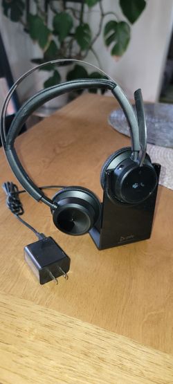 Poly Voyager Focus 2 Headset+ Mic