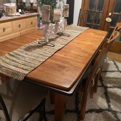 Wood Dining Table With 4 Wood Chairs 