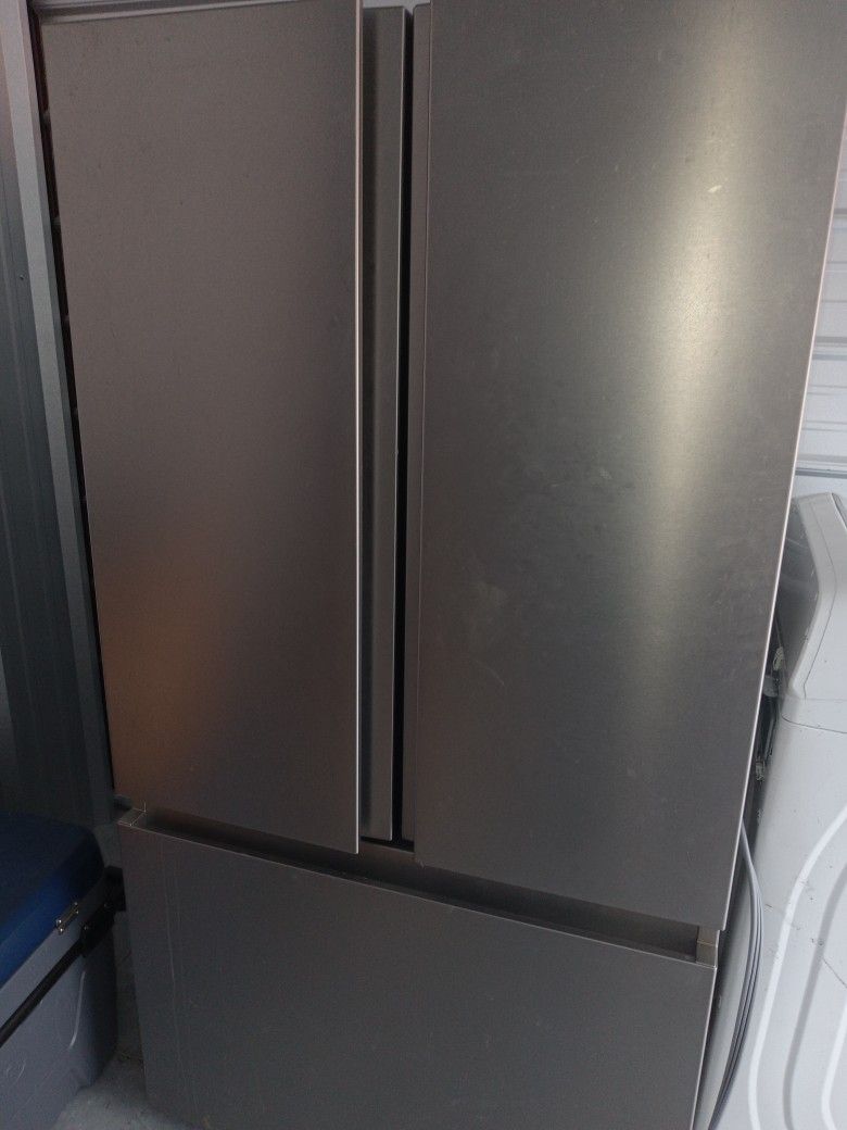 HISENSE TRIPLE DOOR REFRIGERATOR