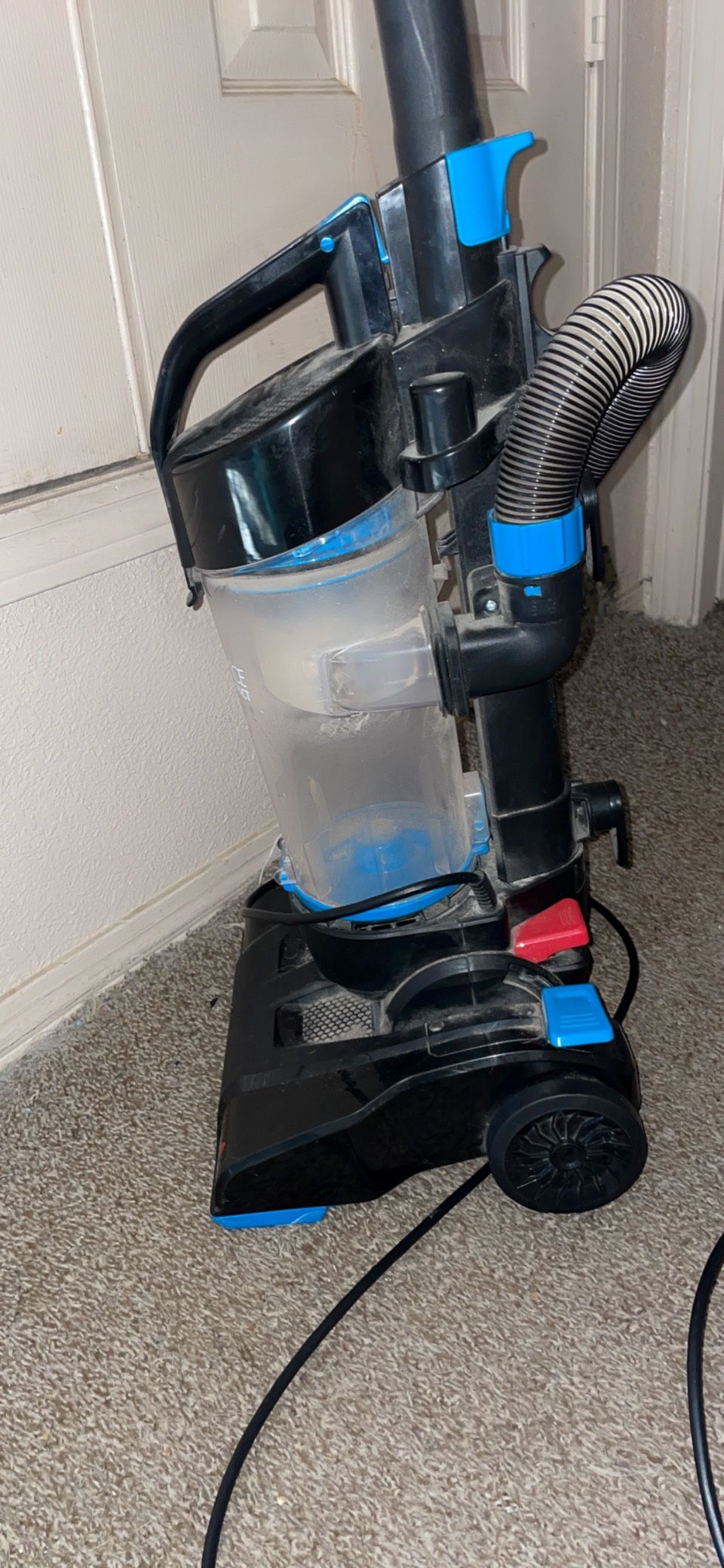 Black +Decker airswivel versatile upright vacuum for Sale in Deer Park, TX  - OfferUp