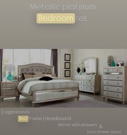 Metallic platinum Queen Bedroom set