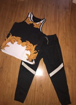 Hudson and 9th hall outfit L/M