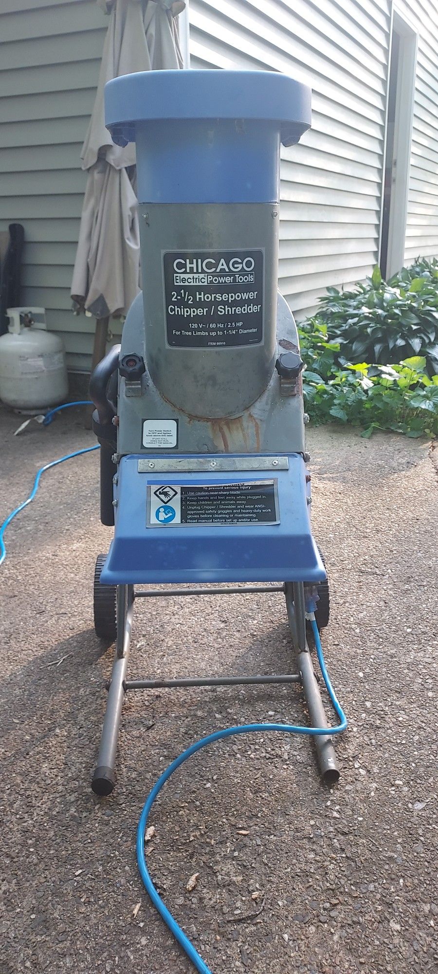 Chicago Electric 2 1/2 HP Chipper / Shredder