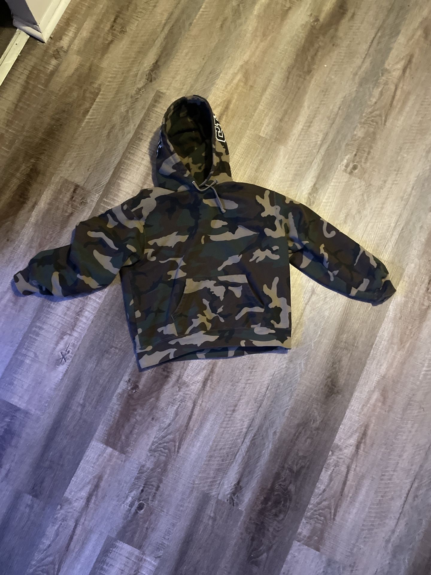 SUPREME “TEAM 94” HOODIE