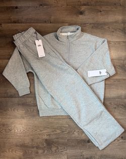 Alo Yoga Quarter-Zip Sweatsuit Set