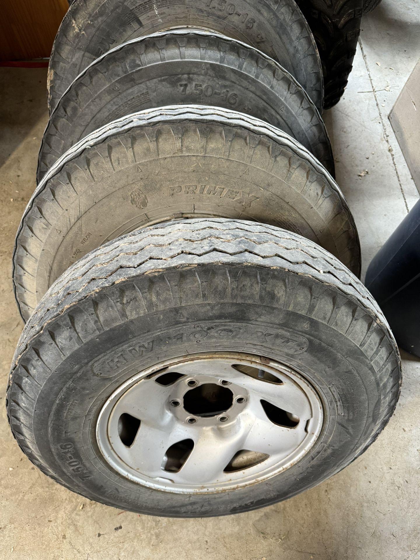 Trailer tires and wheels 7.50-16, 10 ply
