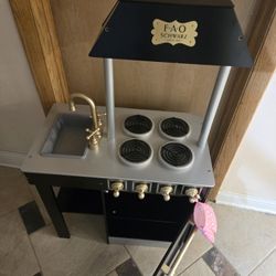 FAO Schwarz Kitchen + Extras