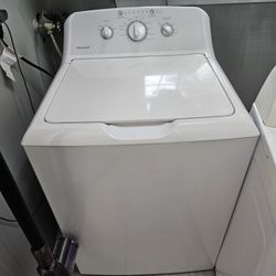 GE Hotpoint Machine Excellent Condition