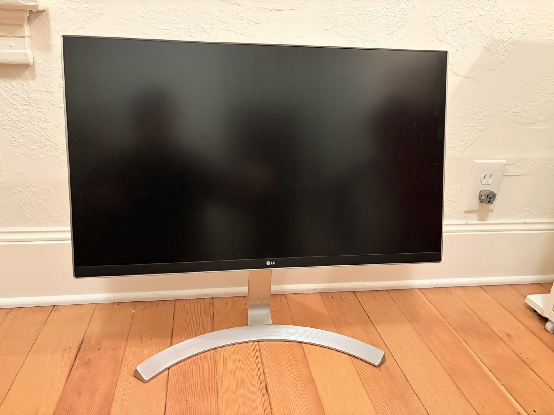 LG 4K 27” Monitor With USB Hub