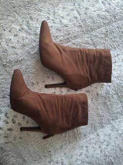 Boots Brown size 6