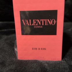 Valentino Donna Born in Roma