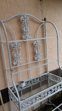 Garden hutch
