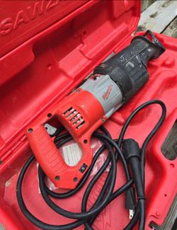 MILWAUKEE ELECTRIC RECIPROCATING SAW WITH CASE