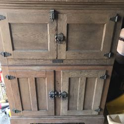 Monroe Refrigerator Co. Icebox