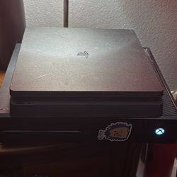 Xbox One And PS4 W/controllers 