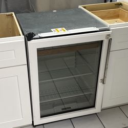 Sub Zero 24” Under Counter Fridge 