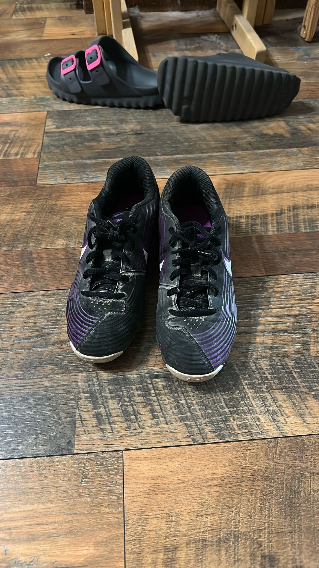 softball shoes