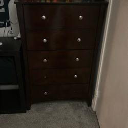 Dresser 