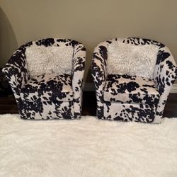 3 Living Room Chairs Each For 125