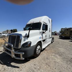 2015 Freightliner Cascadia 
