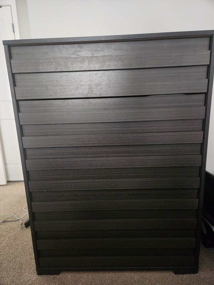 5 Drawer Dresser- Grey - Bedroom