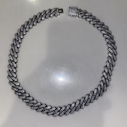 Diamond Prong Link Chain in White Gold