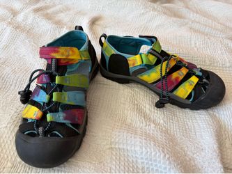 Size 4 keen Newport tie dye sandals