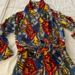 Harry Potter Boys Plus Robe Like New!!!!!!!!