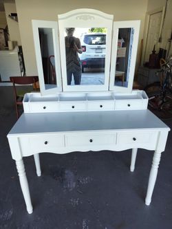 White Wooden Makeup Vanity Desk, See Full Description