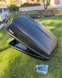 THULE Roof Cargo Box - Excellent Condition