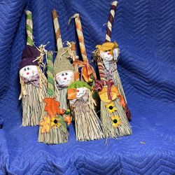 Decoration brooms