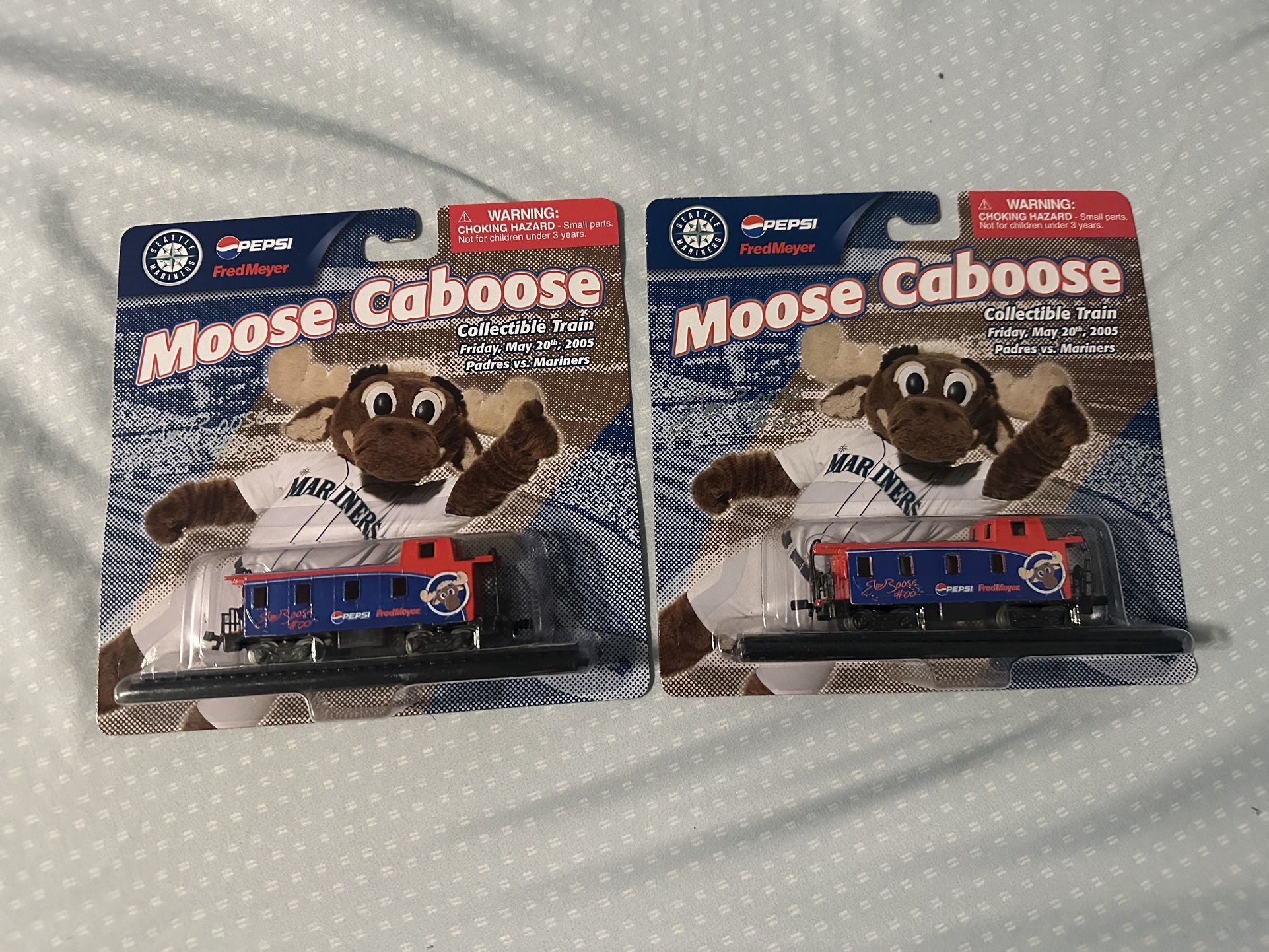 2x Moose Caboose Mariners Collectible