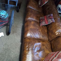 FREE!!!!!!  Couch And Table 