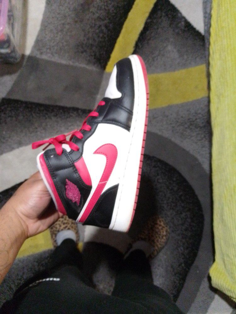 Retro Jordans 1 Size 7 