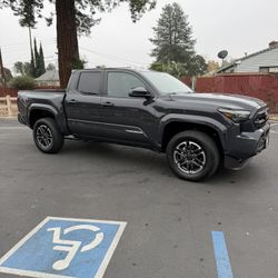 2024 Toyota Tacoma SR5 RWD