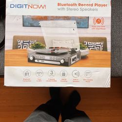 Brand New BT Record player w/ Speakers