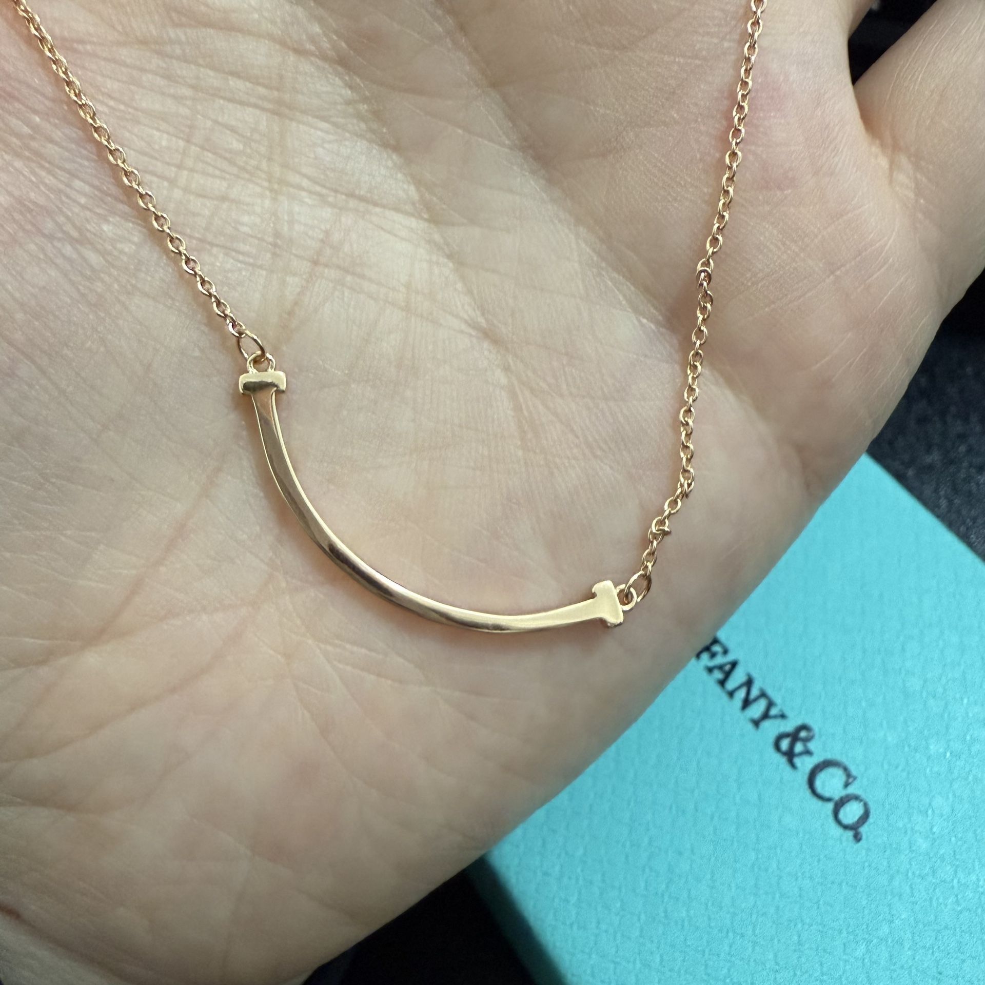 Tiffany T Smile Pendant Necklace Yellow Gold size Small