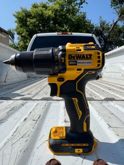 Brand New Dewalt 20V Lithium-Ion Cordless Compact 1/2 in. Drill/Driver (tool only)