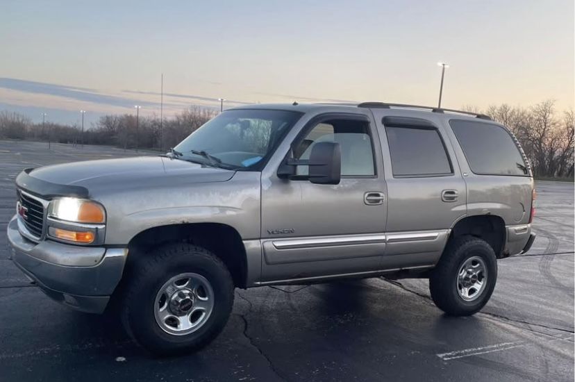 GM/GMC/CHEVY Wheels Size Tires: LT235/85R16 6 Lugs 5.5 inch