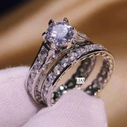 New 18k White Gold Wedding Ring Set 