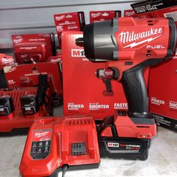 Milwaukee FUEL 1/2” Hi Torque 1600 Lb/Ft Impact Set