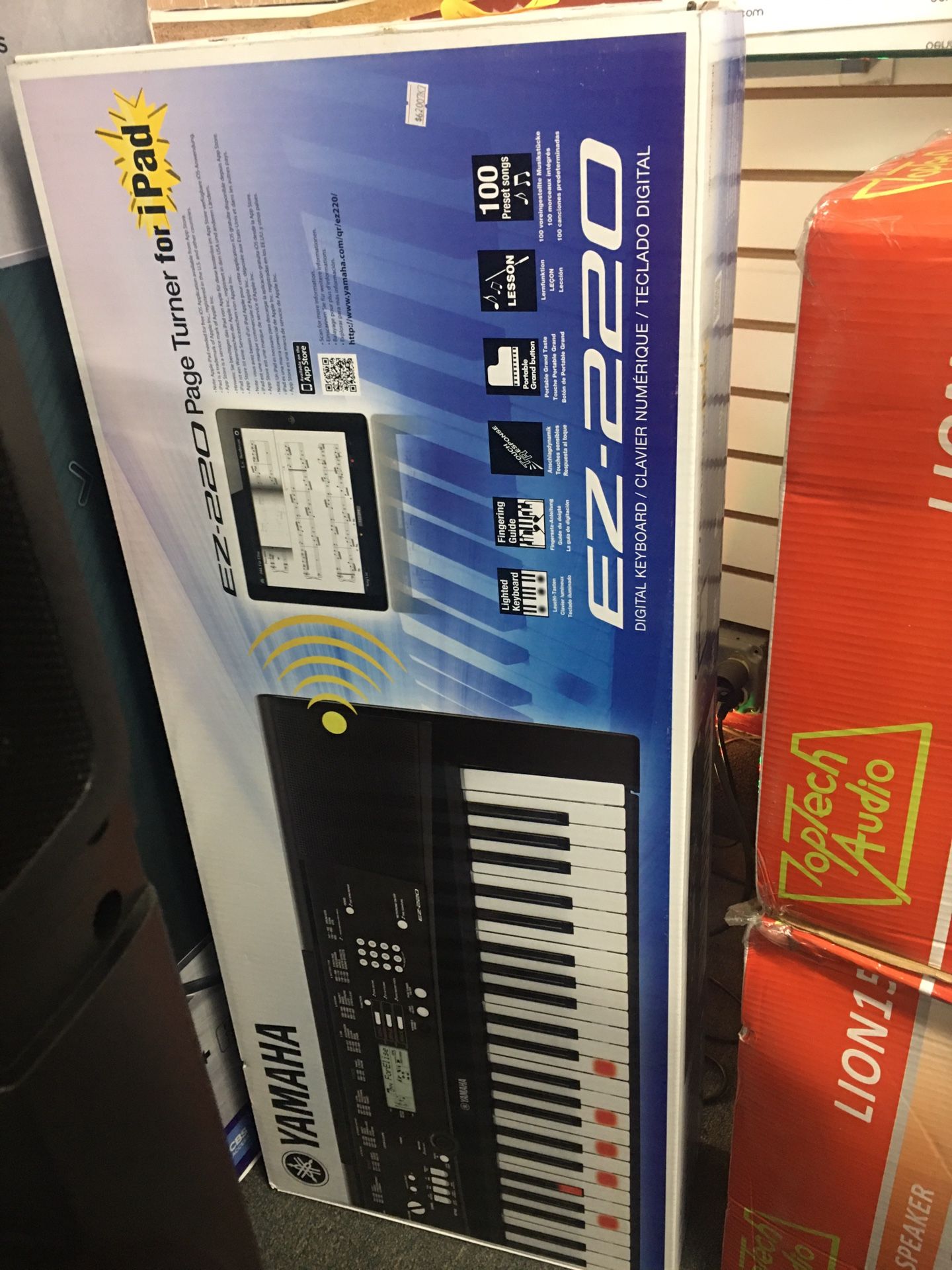 YAMAHA EZ-220 $229